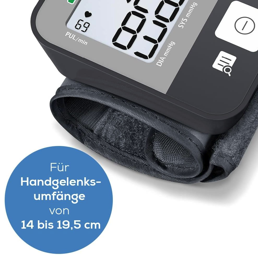 Nahaufnahme der Manschette eines Beurer BC 27 Blutdruckmessgeräts.